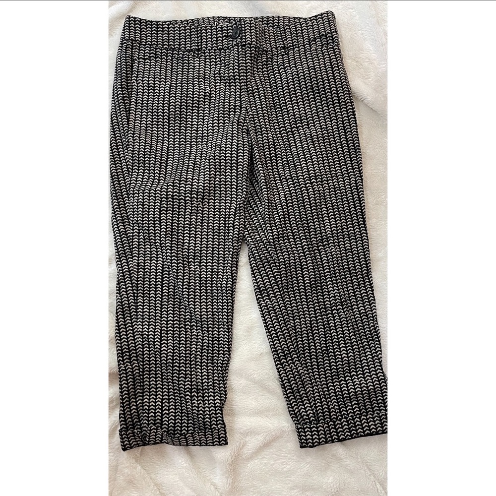 ann taylor LOFT original crop black printed pants size 8
